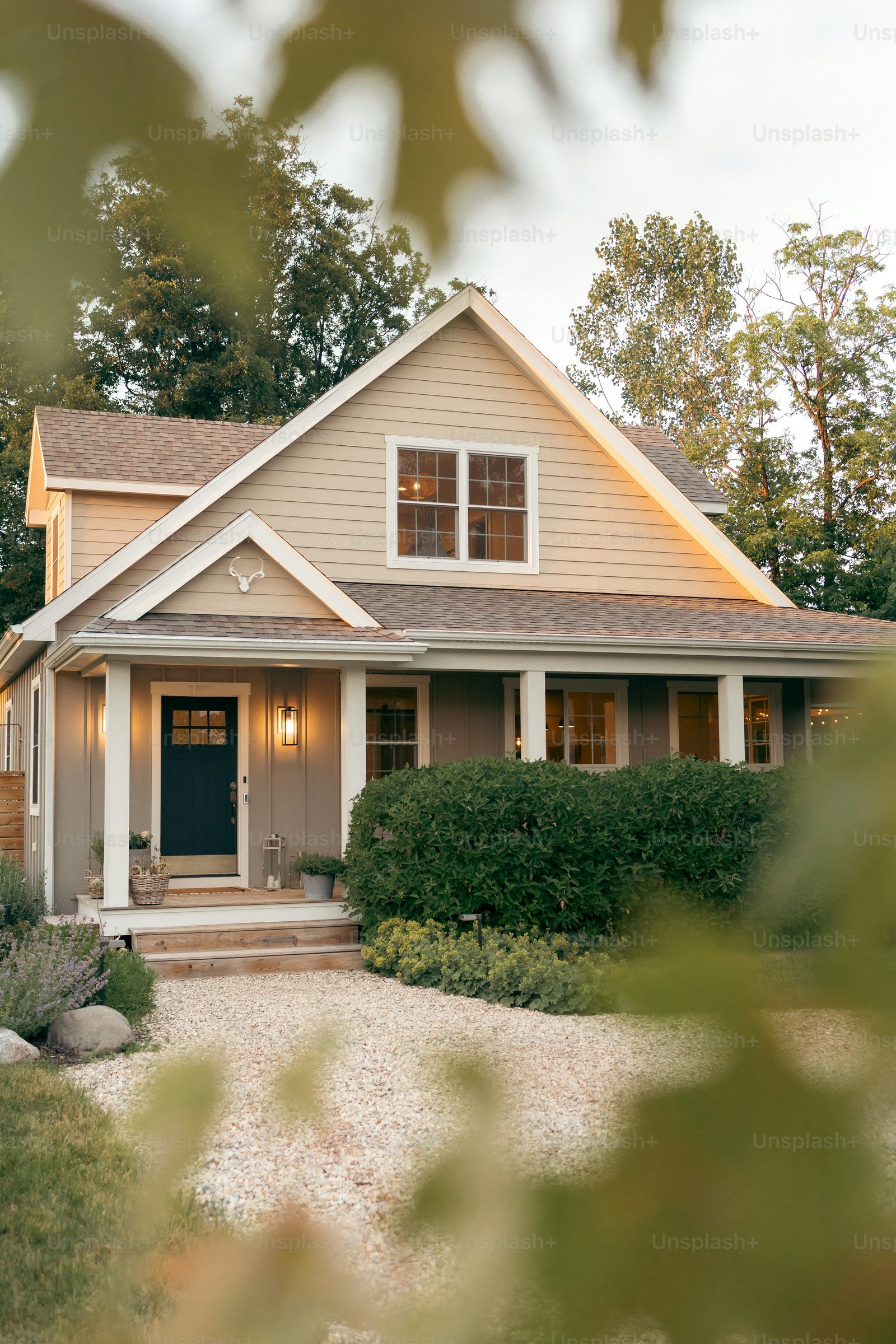 Charming 3BR Family Villa — Quiet Community, Garden Path